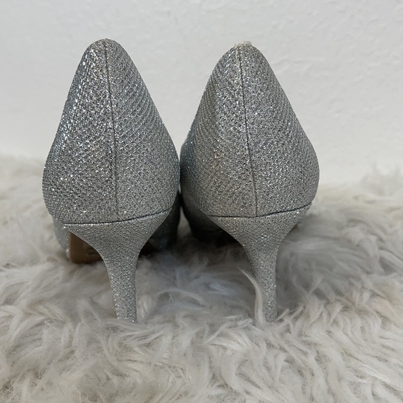City Classified Comfort Side Silver Glitter Sparkly Peep Toe Platform Heels 8.5 - Picture 3 of 8